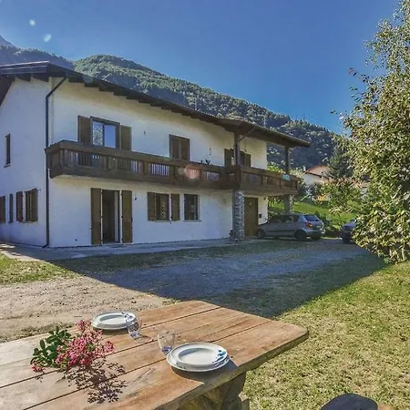 Holiday home Casa Nel Verde Colico